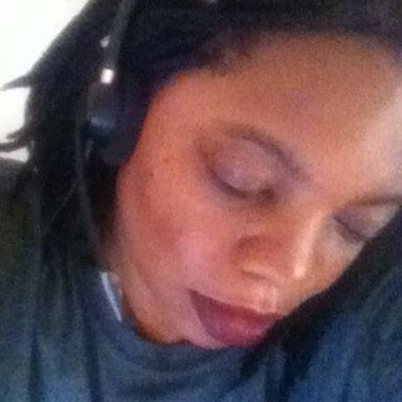 Meet your Posher, Iris - Picture 1 of 1